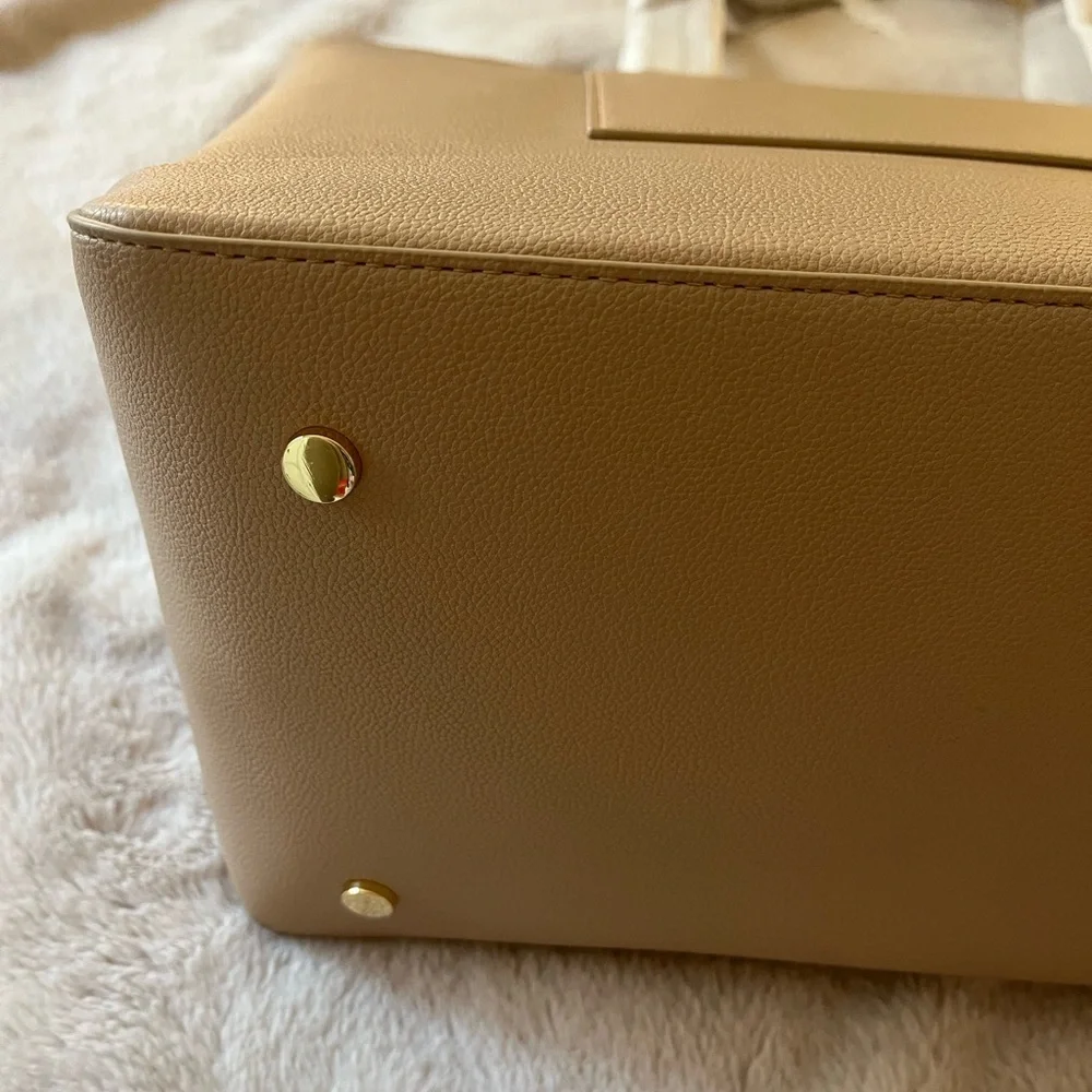 NWT Modern Picnic The Tote Cream